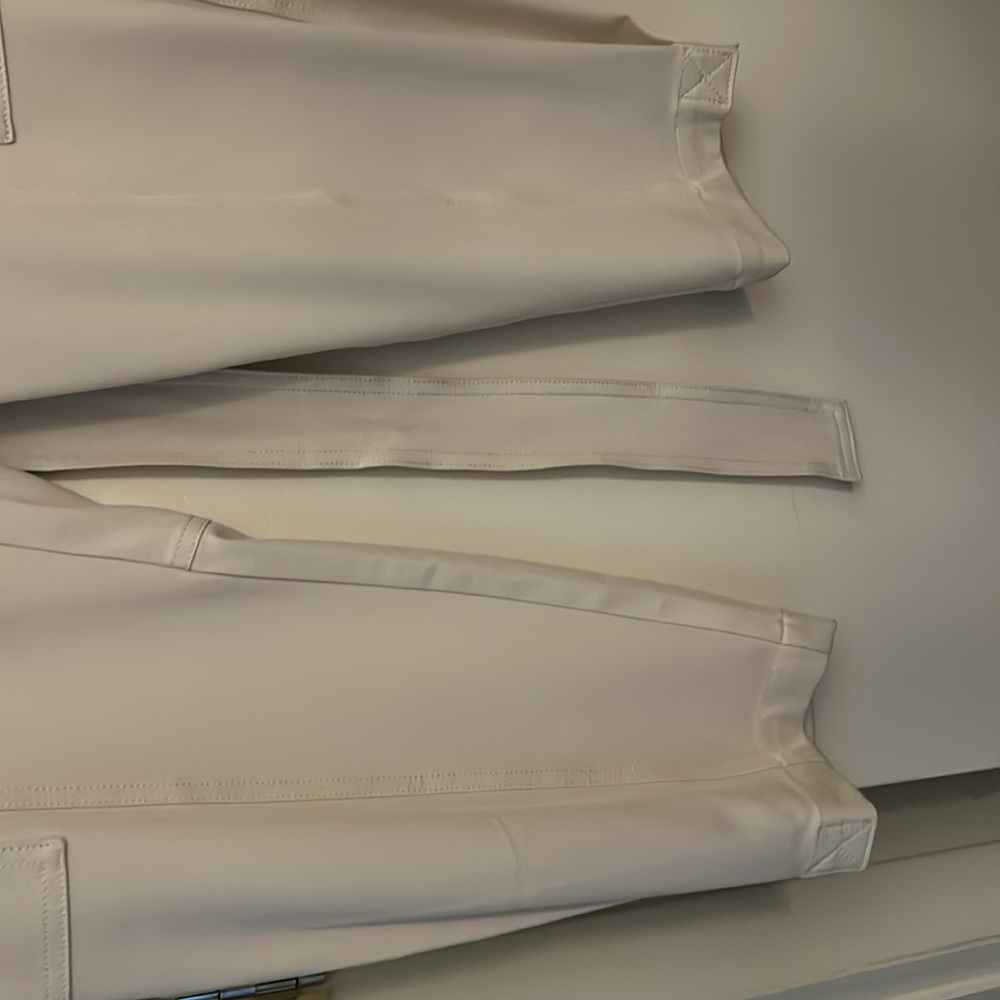 Banana Republic pristine condition - Picture 4 of 4